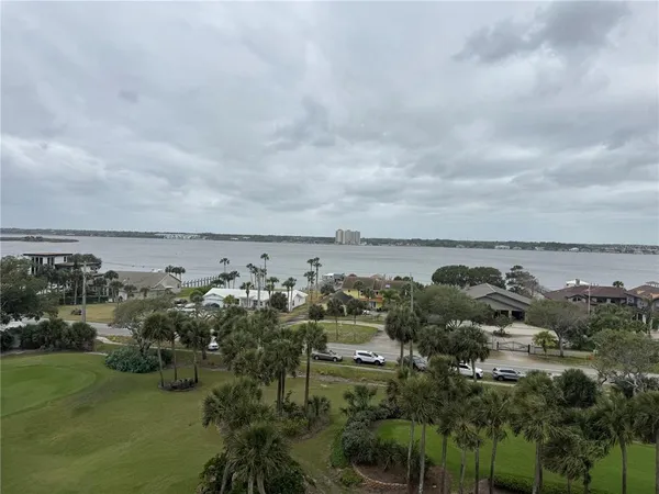 $2,300 | 1 Oceans W Boulevard, Unit 6B1, Daytona Beach, FL 32118