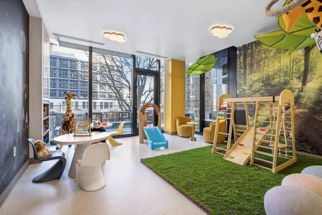 $610,000 | 45-30 Pearson Street, Unit 6F | Long Island City