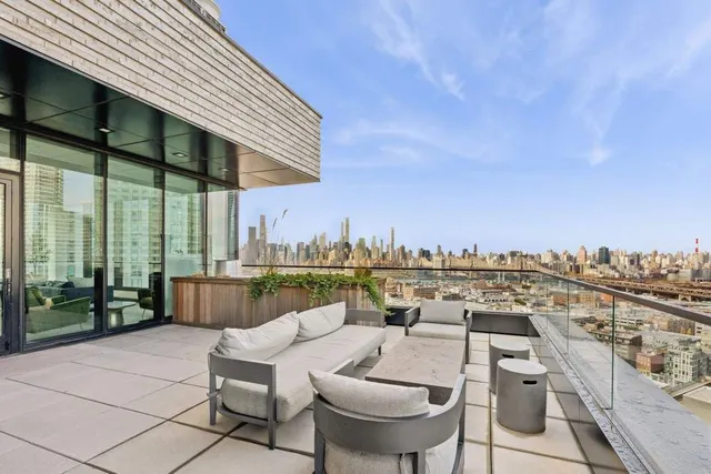 $610,000 | 45-30 Pearson Street, Unit 6F | Long Island City