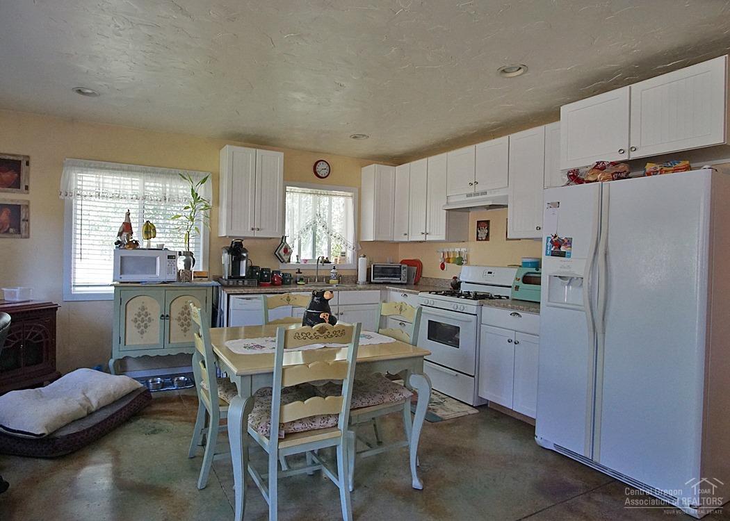 18212 Goldcoach Road Sisters, OR 97759 - Photo 23 of 25 Gallery Image 23