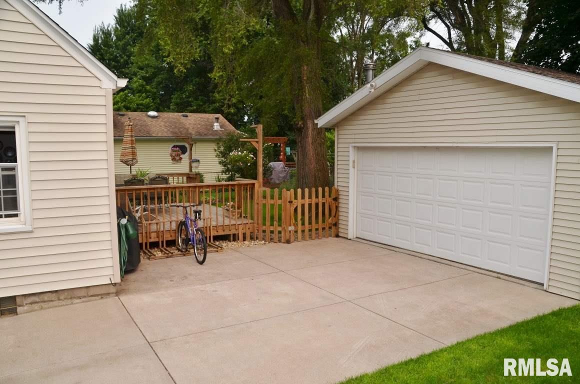 209 North Street Washington, IL 61571 - Photo 4 of 23 Gallery Image 4