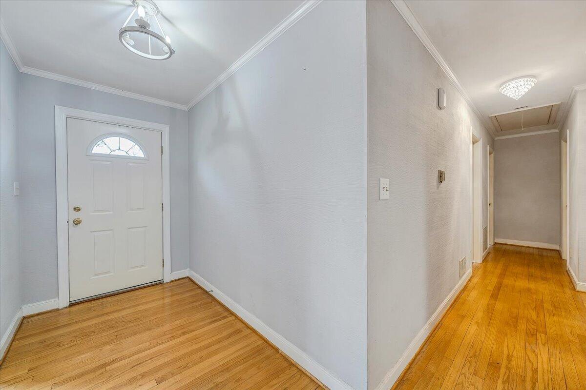 3044 Burnleigh Road Southwest Roanoke, VA 24014 - Photo 6 of 54 04-MIB01984