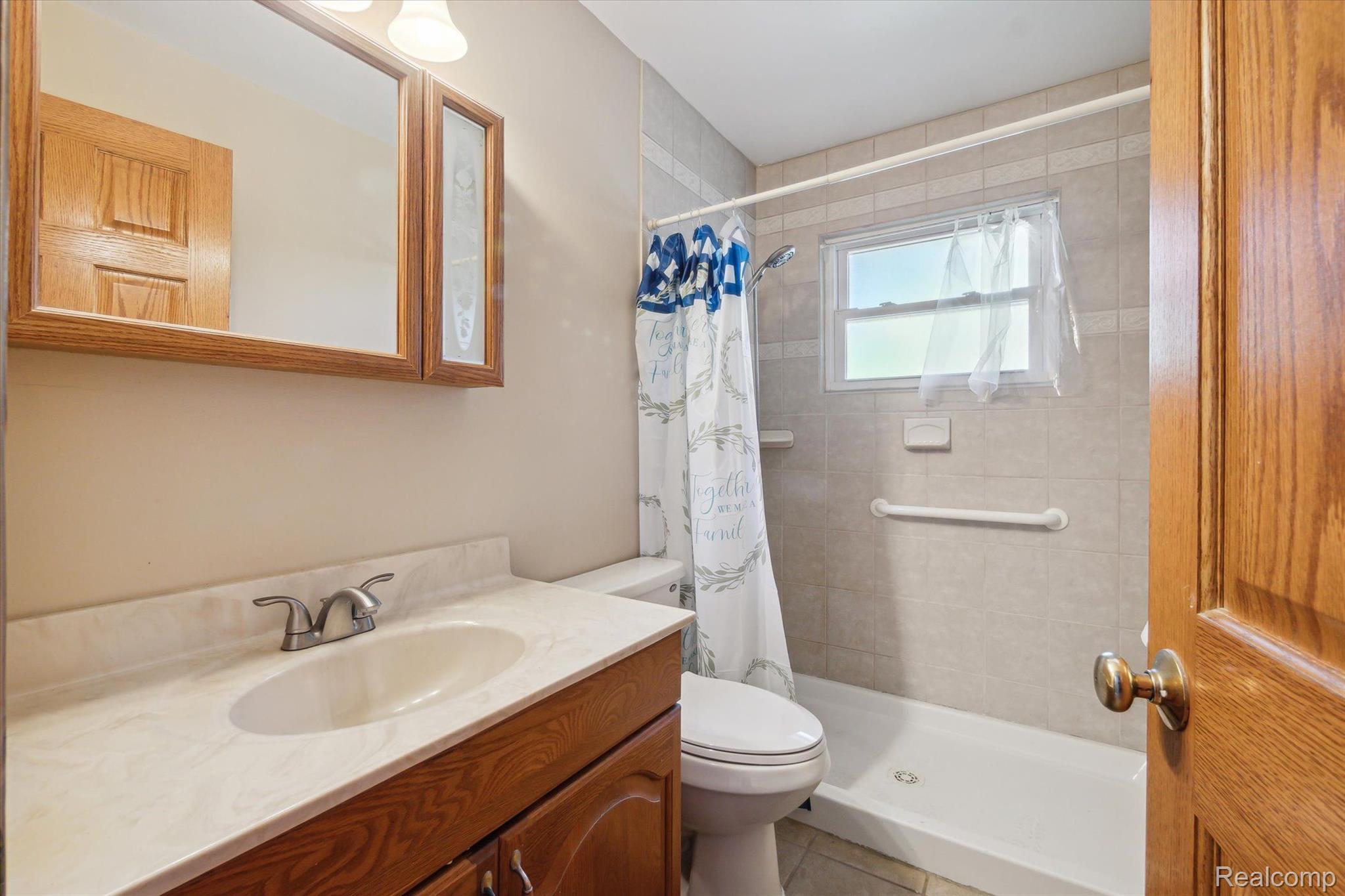 956 Hemingway Road Lake Orion, MI 48362 - Photo 35 of 70 Gallery Image 35