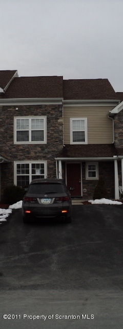 61 E Ridgeview Circle Bartonsville, PA 18321 - Photo 1 of 6 Gallery Image 1