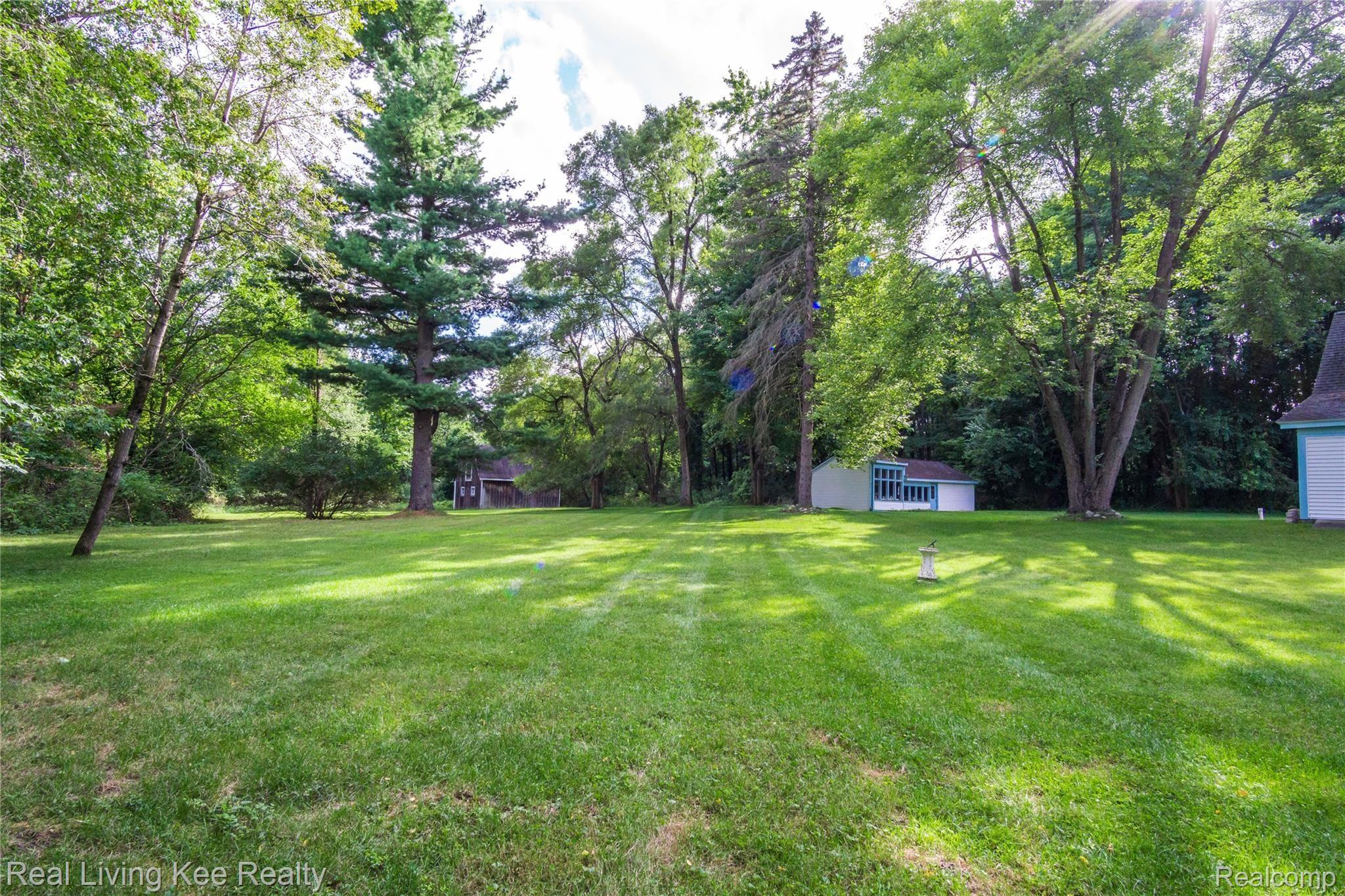 2550 28 Mile Road Rochester, MI 48306 - Photo 50 of 69 Exteriors (23 of 24).jpg
