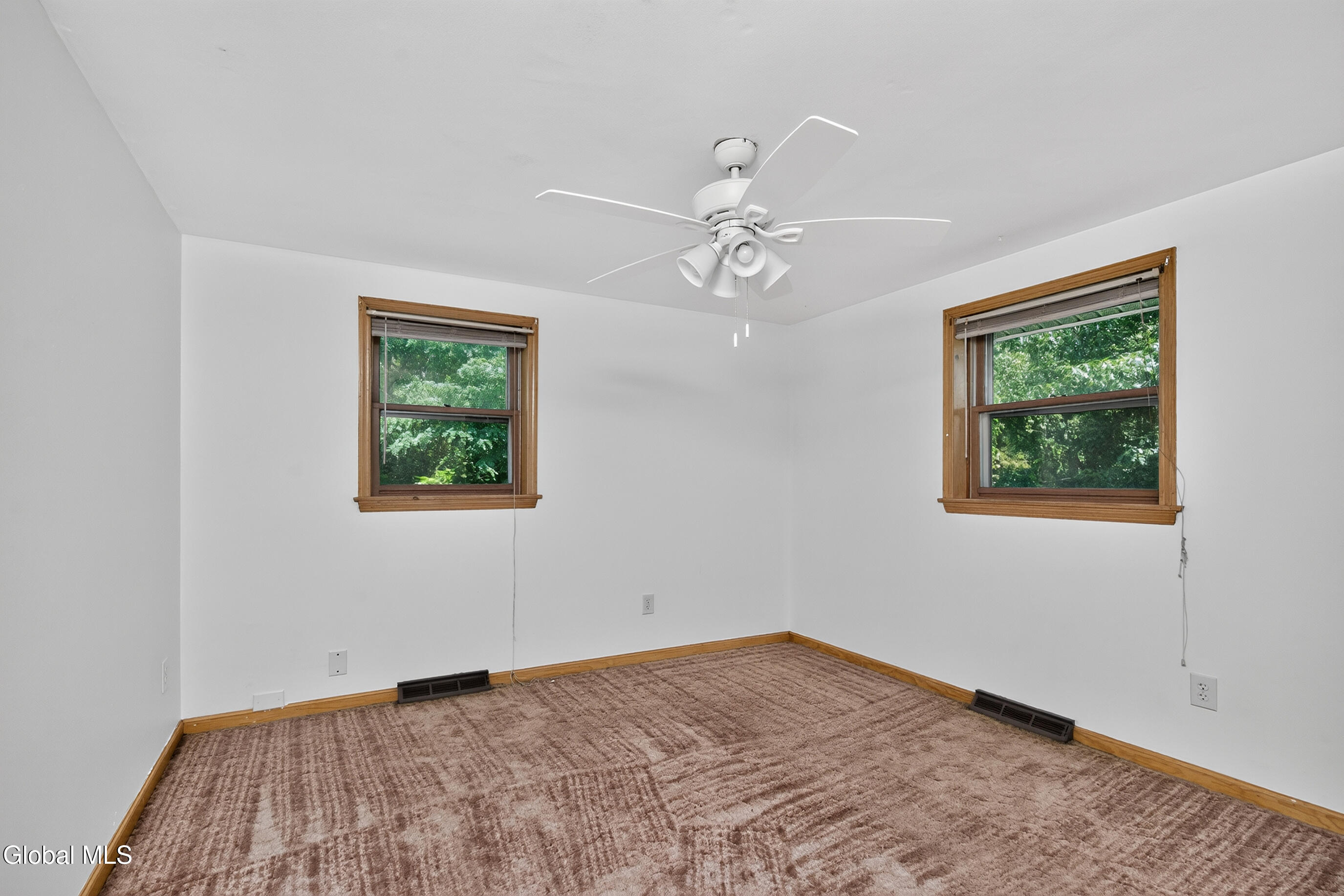 16 Golf Road Schenectady, NY 12304 - Photo 29 of 68 054-16-Golf-Road-Schenectady-NY-12304