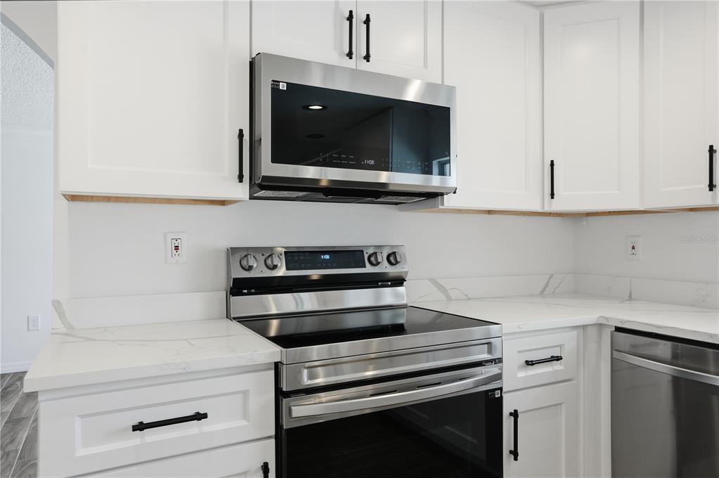 9837 Island Harbor Drive Port Richey, FL 34668 - Photo 15 of 56