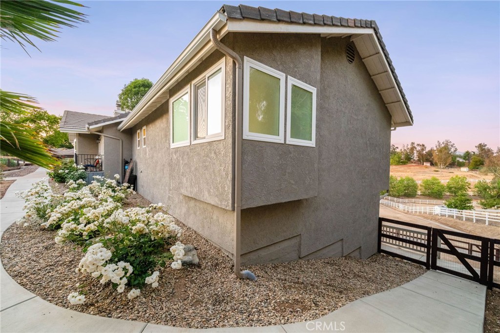 40337 Carmelita Circle Temecula, CA 92591 - Photo 55 of 65 a house view with a garden space