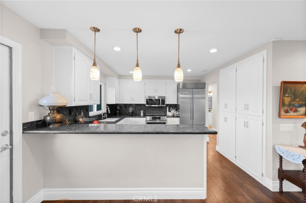 40337 Carmelita Circle Temecula, CA 92591 - Photo 10 of 65