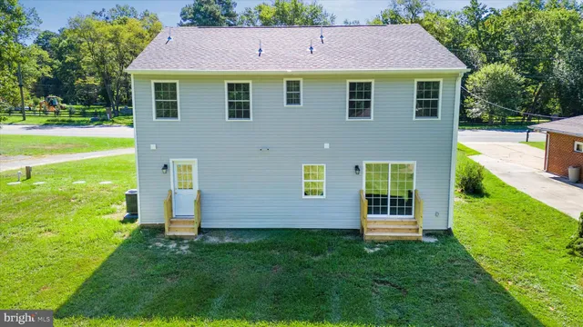 a front view of house with yard