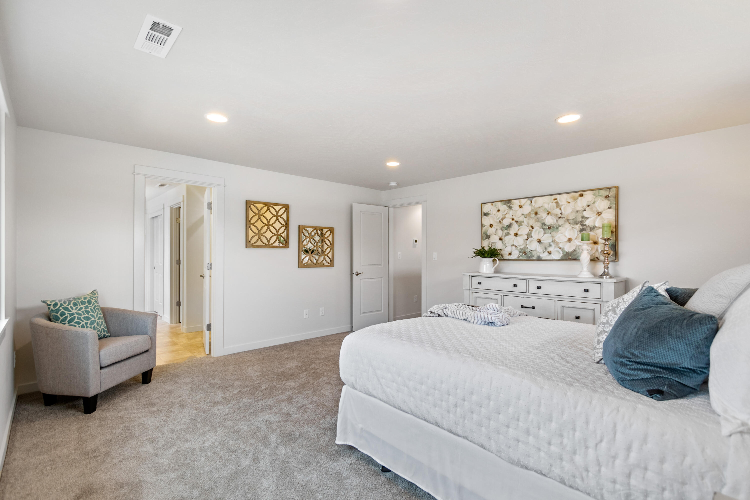 62843 Northeast Daniel Road, Unit LOT 19 Bend, OR 97701 - Photo 12 of 20 Timberline - Master Bed