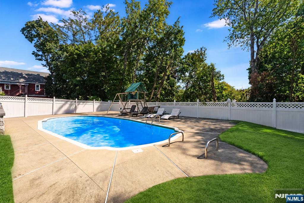 64 Spring Valley Road Paramus, NJ 07652 - Photo 29 of 39 Gallery Image 29