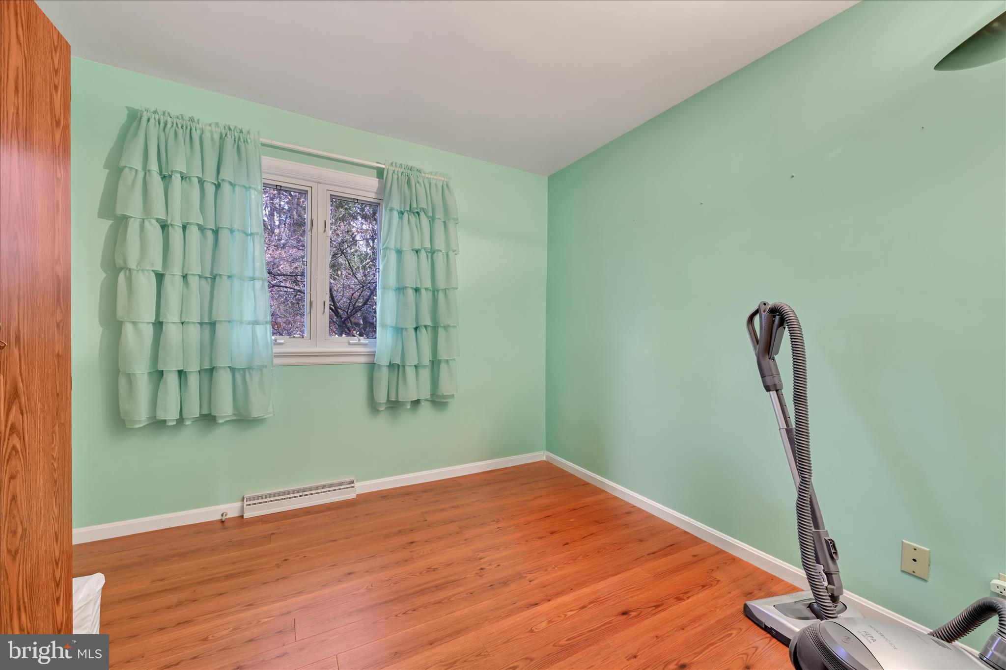 2295 Albern Boulevard Lancaster, PA 17601 - Photo 21 of 39 a view of empty room with window