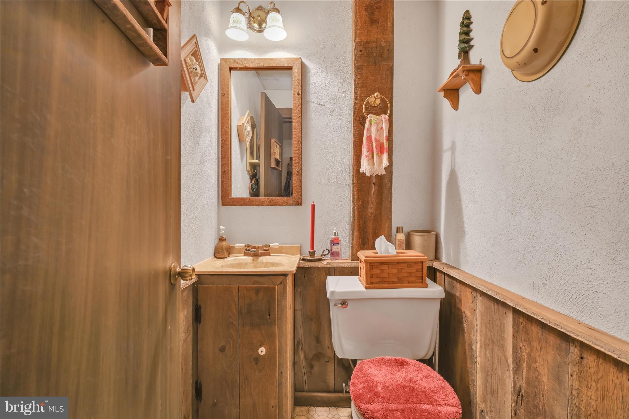 2295 Albern Boulevard Lancaster, PA 17601 - Photo 27 of 39 a bathroom with a sink toilet and mirror