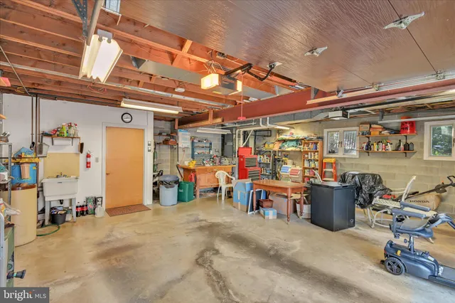 $379,900 | 2295 Albern Boulevard, Lancaster, PA 17601