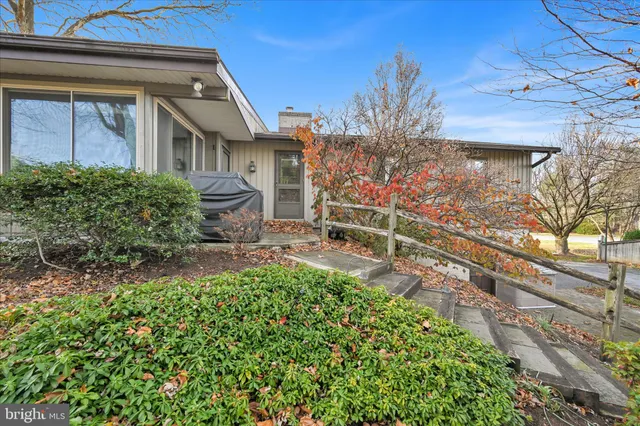 $379,900 | 2295 Albern Boulevard, Lancaster, PA 17601