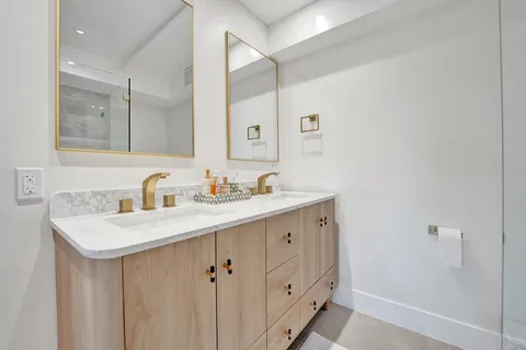 $649,000 | 2866 Northeast 30th Street, Unit 9, Fort Lauderdale, FL 33306