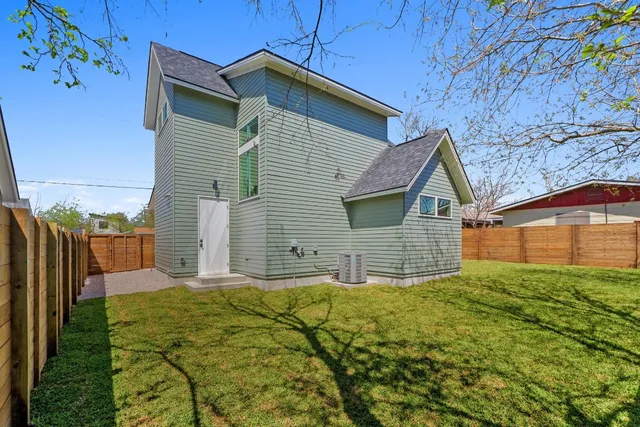 $2,650 | 4525 South 3rd Street, Austin, TX 78745