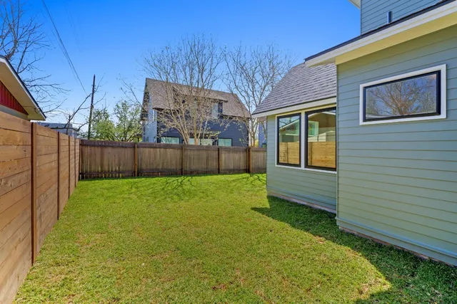 $2,650 | 4525 South 3rd Street, Austin, TX 78745