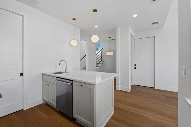 $2,650 | 4525 South 3rd Street, Austin, TX 78745