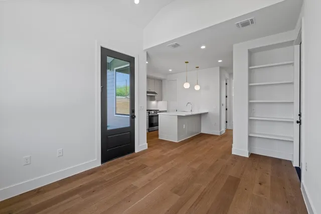 $2,650 | 4525 South 3rd Street, Austin, TX 78745