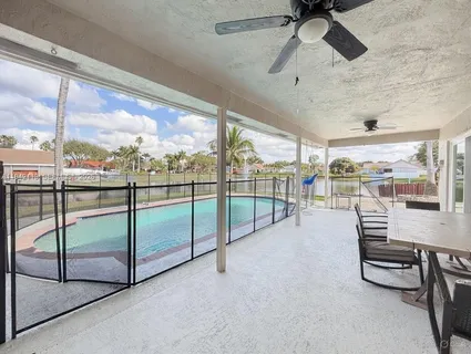 $865,000 | 12585 Southwest 9th Place, Davie, FL 33325