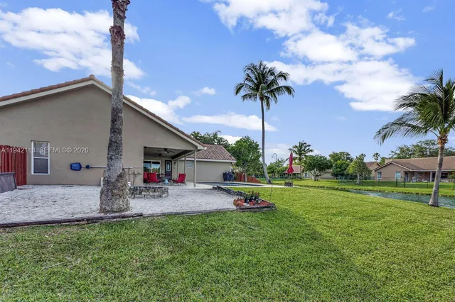 $865,000 | 12585 Southwest 9th Place, Davie, FL 33325