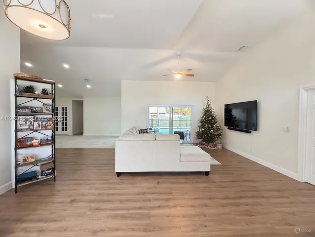 $865,000 | 12585 Southwest 9th Place, Davie, FL 33325