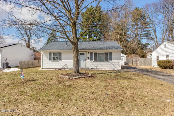 $219,900 | 247 Chiswell Road, Schenectady, NY 12304