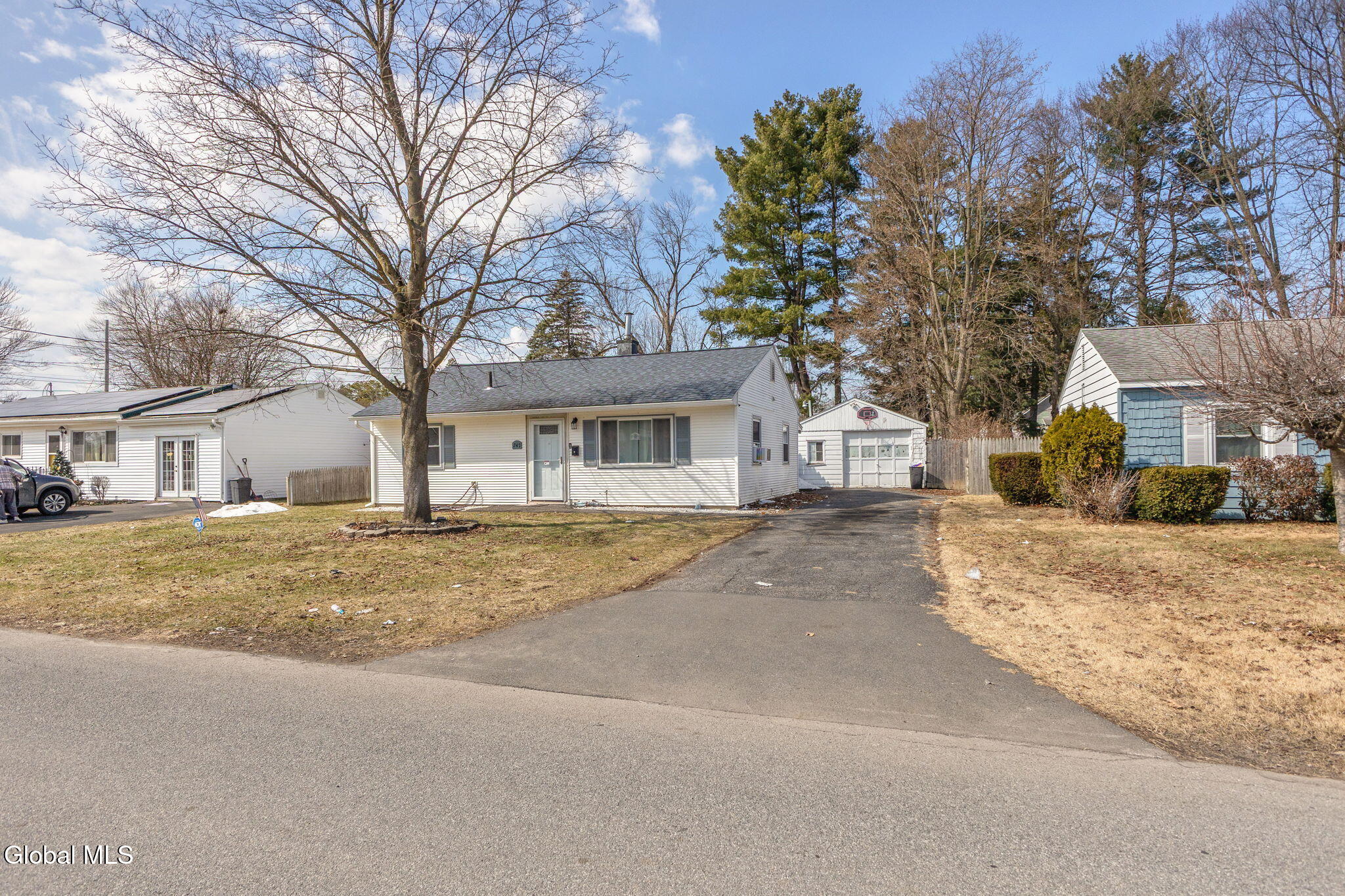 247 Chiswell Road Schenectady, NY 12304 - Photo 2 of 26 2-247ChiswellRd_02