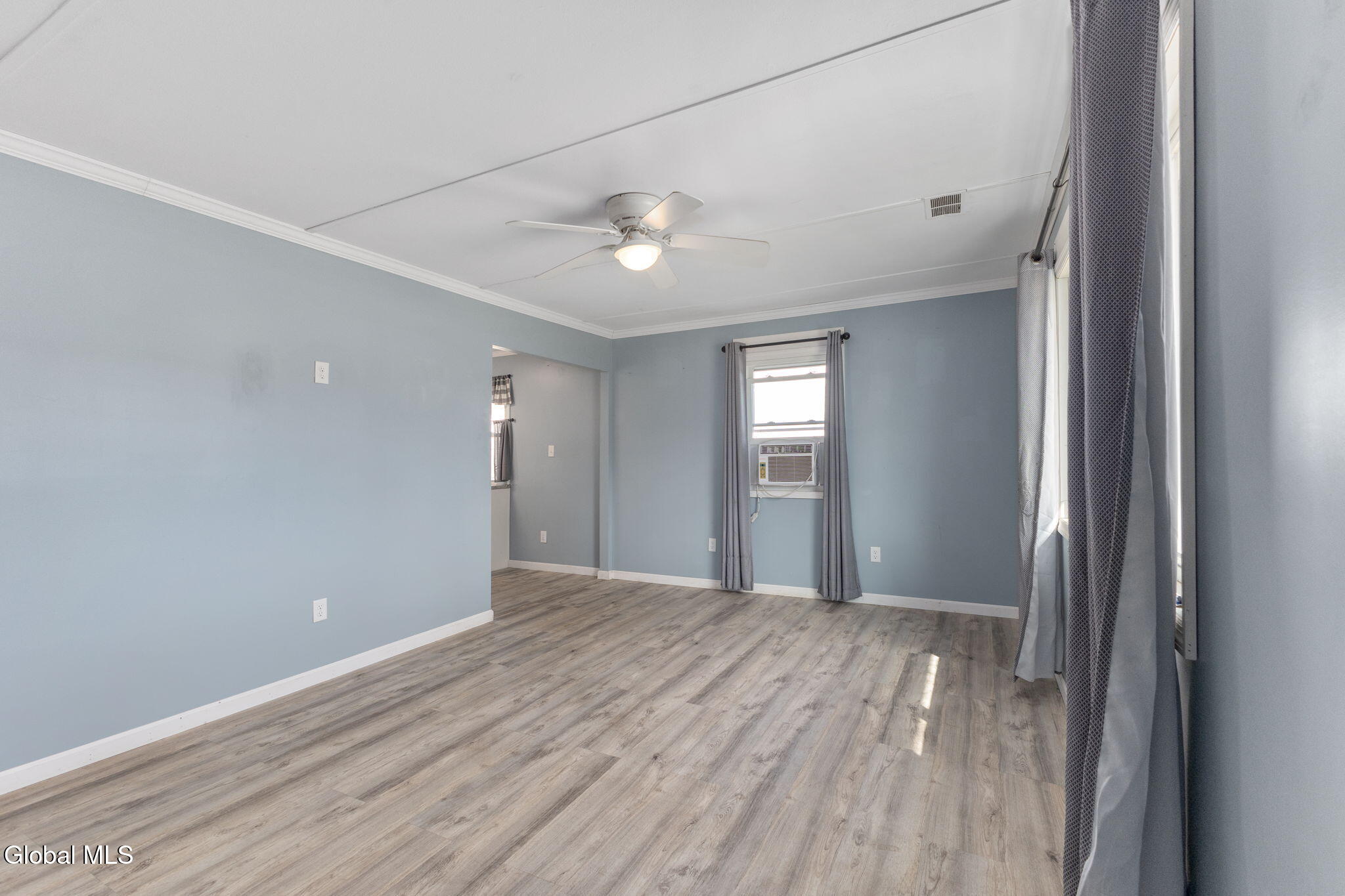 247 Chiswell Road Schenectady, NY 12304 - Photo 5 of 26 5-247ChiswellRd_05