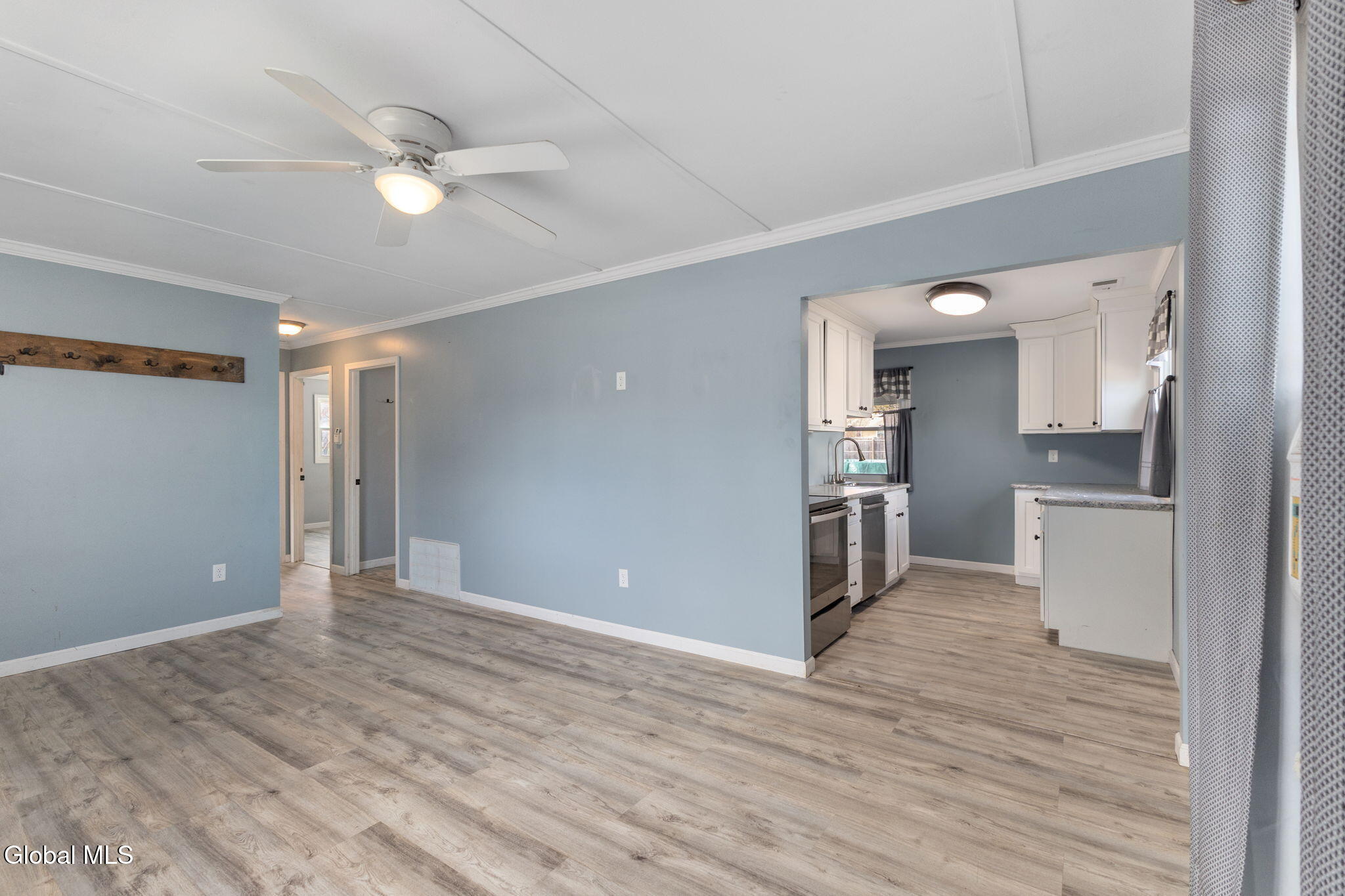 247 Chiswell Road Schenectady, NY 12304 - Photo 6 of 26 6-247ChiswellRd_06