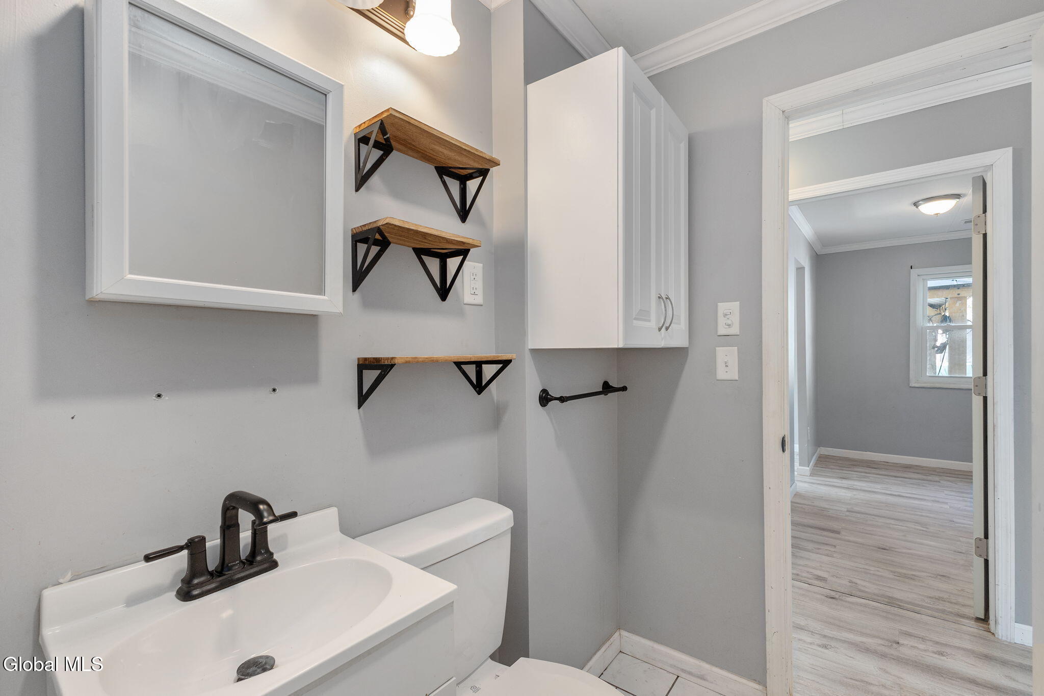 247 Chiswell Road Schenectady, NY 12304 - Photo 9 of 26 9-247ChiswellRd_09