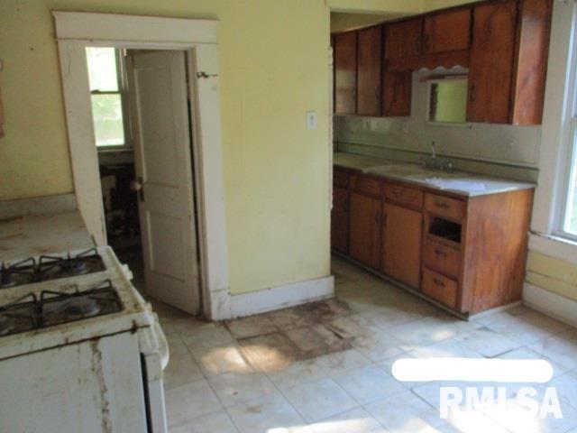 1111 Dover Street Centralia, IL 62801 - Photo 4 of 20