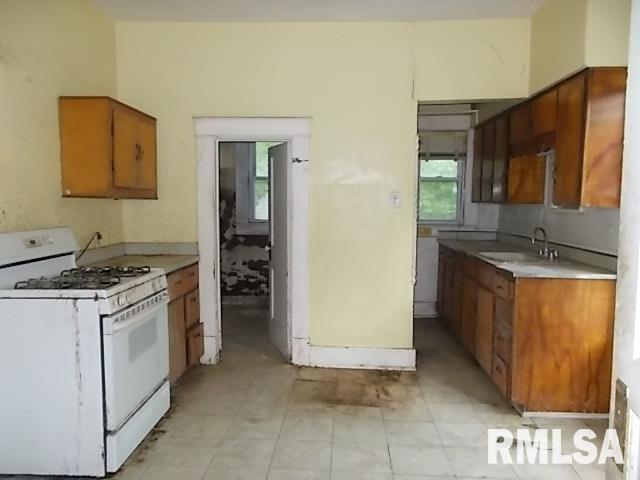 1111 Dover Street Centralia, IL 62801 - Photo 5 of 20