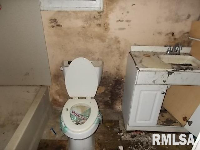 1111 Dover Street Centralia, IL 62801 - Photo 9 of 20