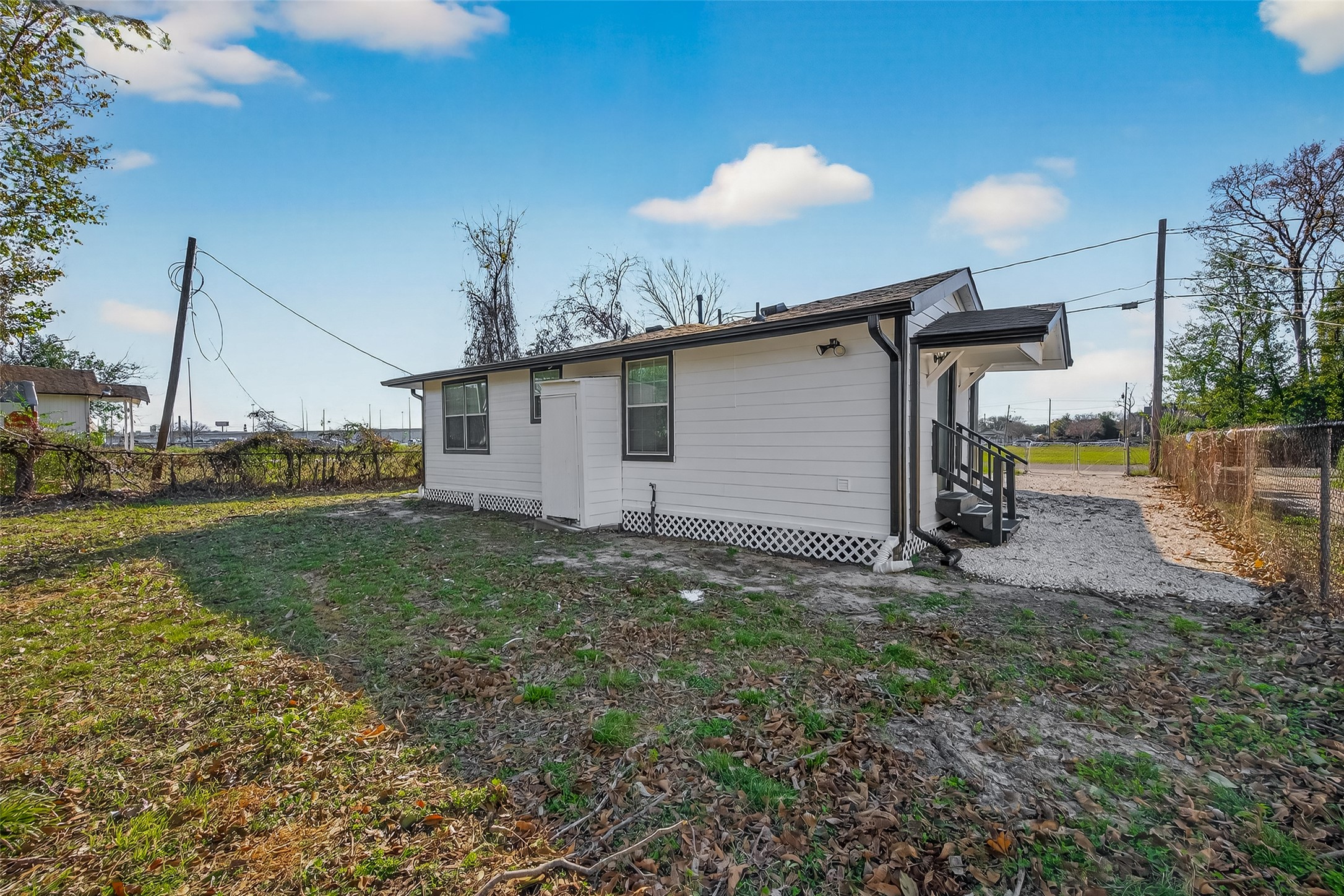 754 Prosper Street Houston, TX 77088 - Photo 27 of 28 a view of a back yard of the house