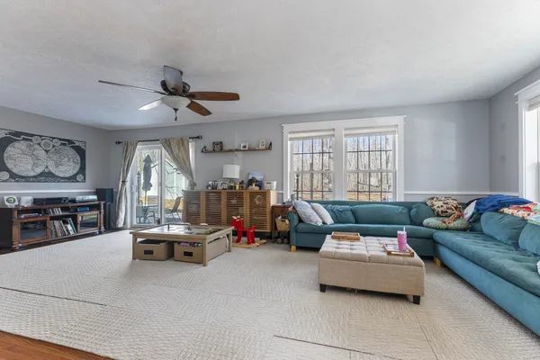 $524,000 | 589 King Street, Oxford, ME 04270