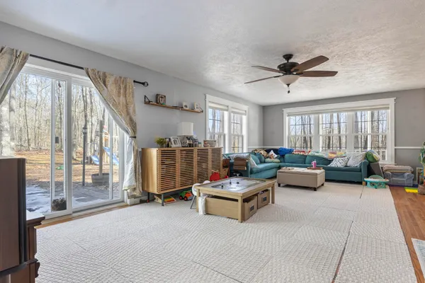 $524,000 | 589 King Street, Oxford, ME 04270