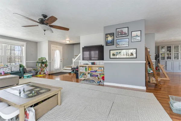 $524,000 | 589 King Street, Oxford, ME 04270