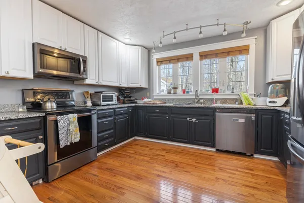 $524,000 | 589 King Street, Oxford, ME 04270