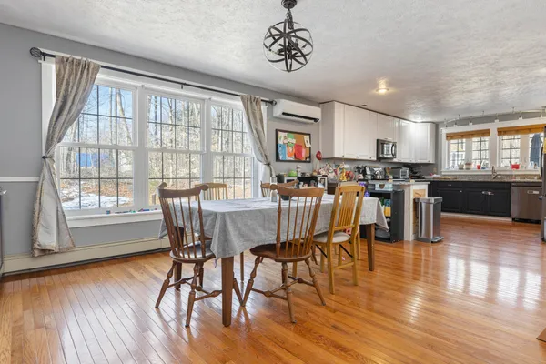 $524,000 | 589 King Street, Oxford, ME 04270