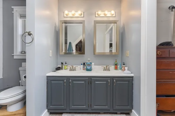 $524,000 | 589 King Street, Oxford, ME 04270