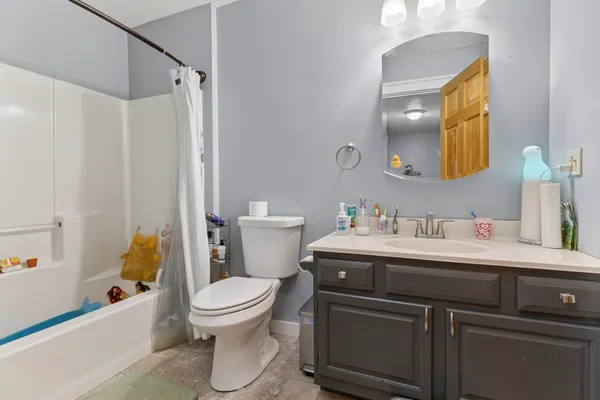 $524,000 | 589 King Street, Oxford, ME 04270