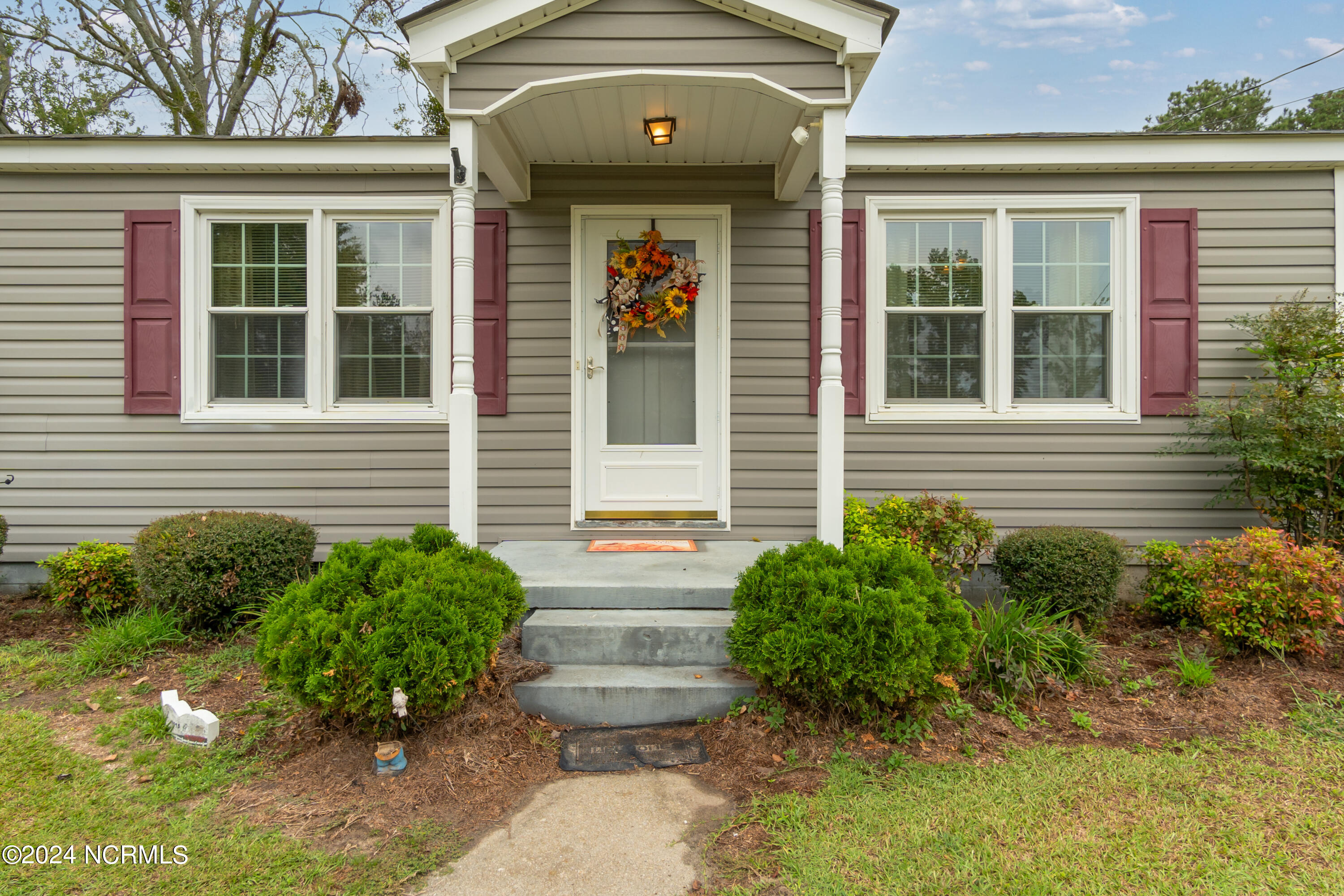 168 Collier-Loftin Road Kinston, NC 28504 - Photo 9 of 34 168 Collier Loftin-118