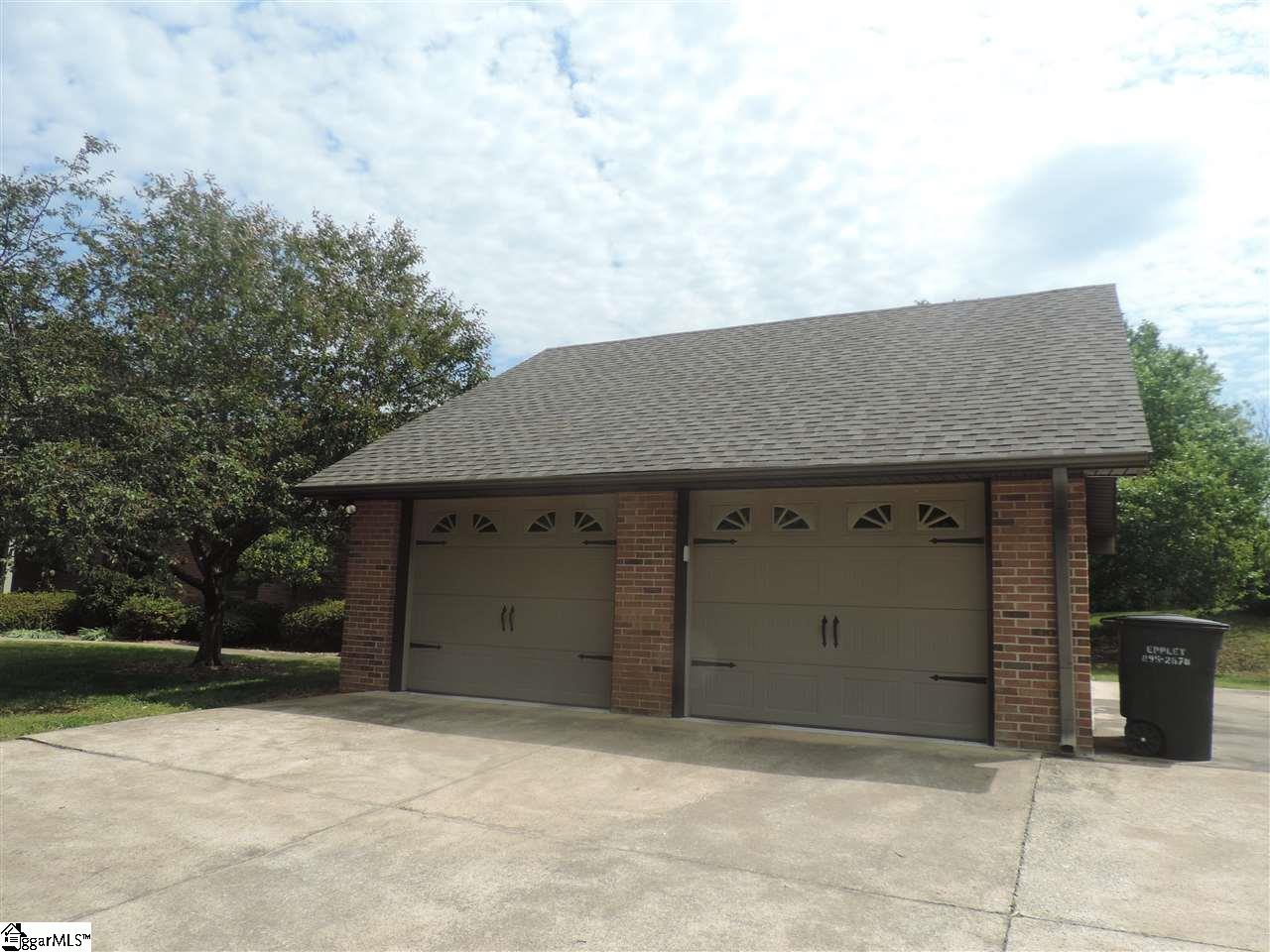 6810 Mountain View Road Taylors, SC 29687 - Photo 3 of 29