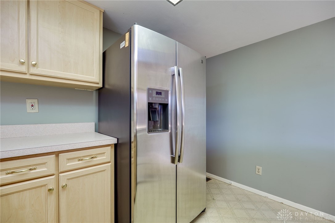 968 Spinning Road Dayton, OH 45431 - Photo 15 of 39 Gallery Image 15