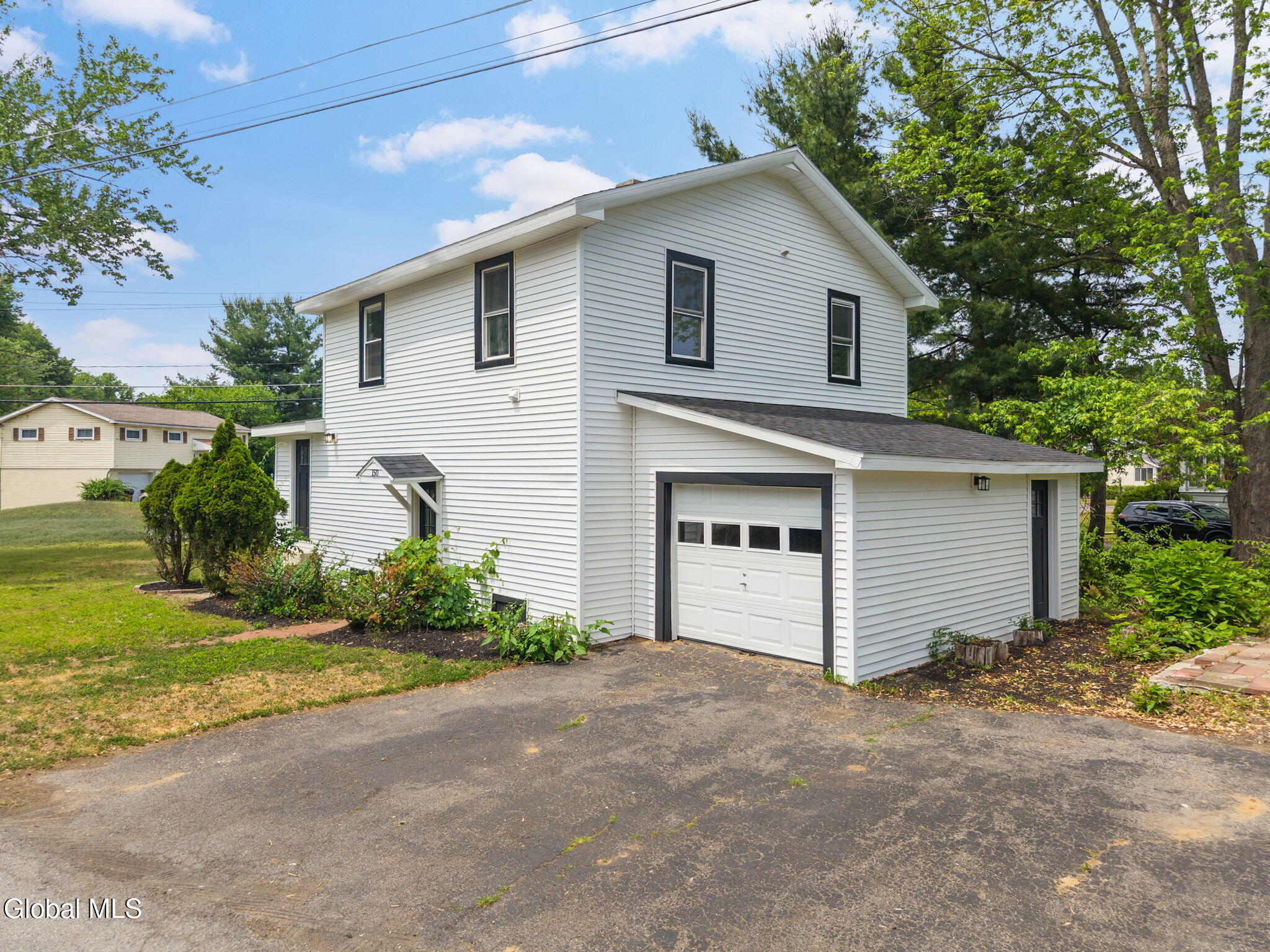 150 Schoolhouse Road Guilderland, NY 12203 - Photo 5 of 33 42-150SchoolhouseRd_new_02