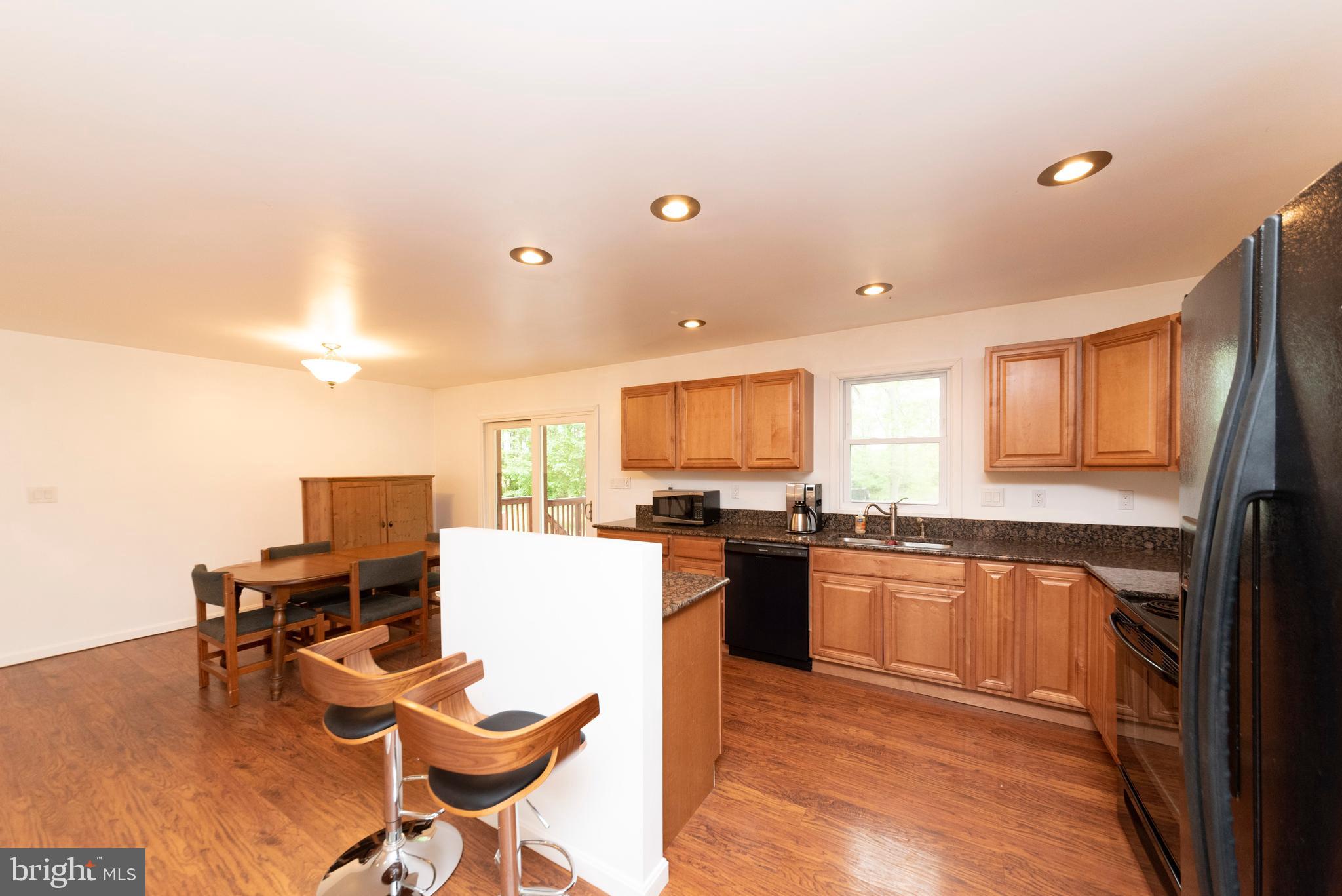 517 Roe Ingleside Road Centreville, MD 21617 - Photo 16 of 57 Kitchen w/granite countertops