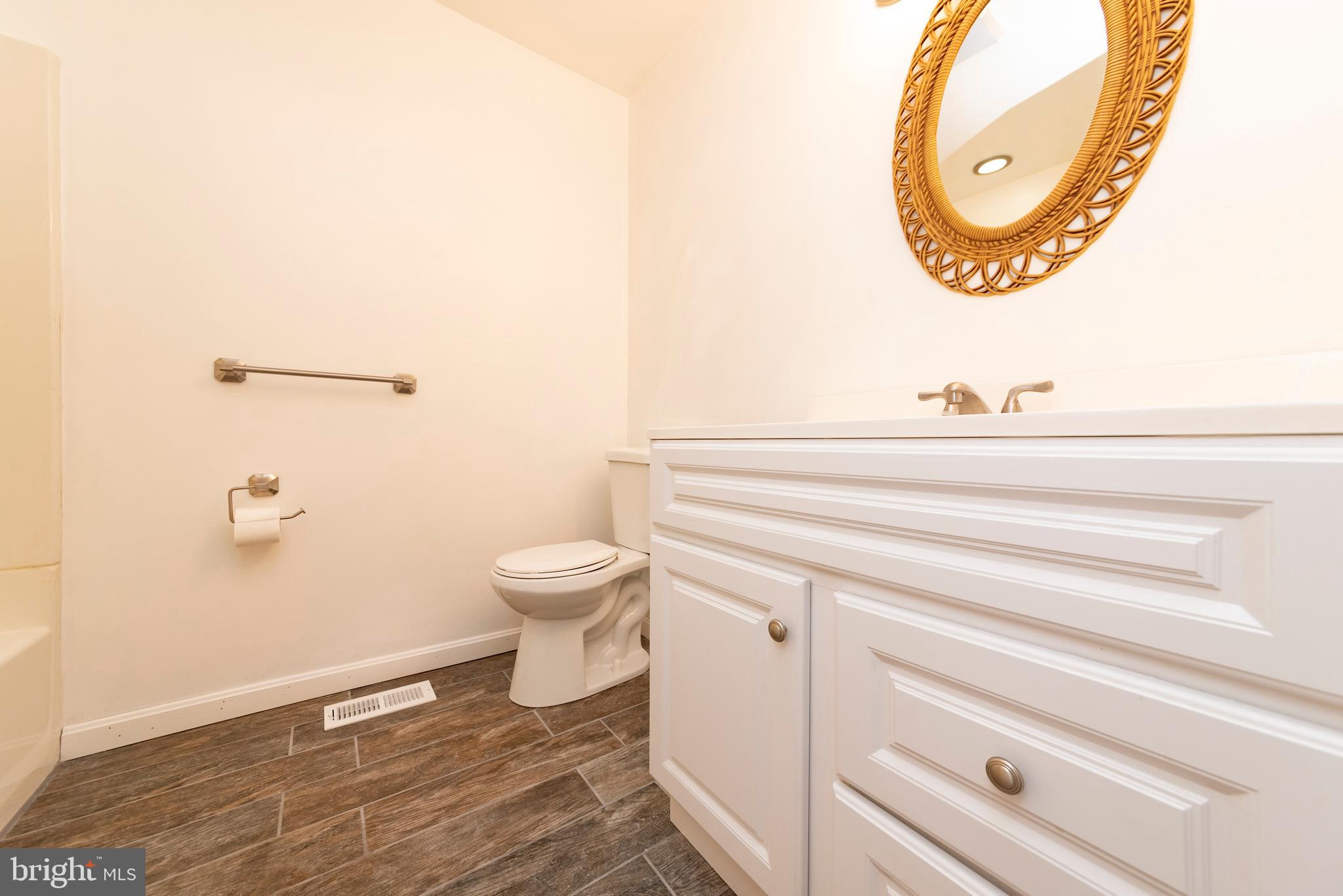 517 Roe Ingleside Road Centreville, MD 21617 - Photo 18 of 57 Full Bathroom